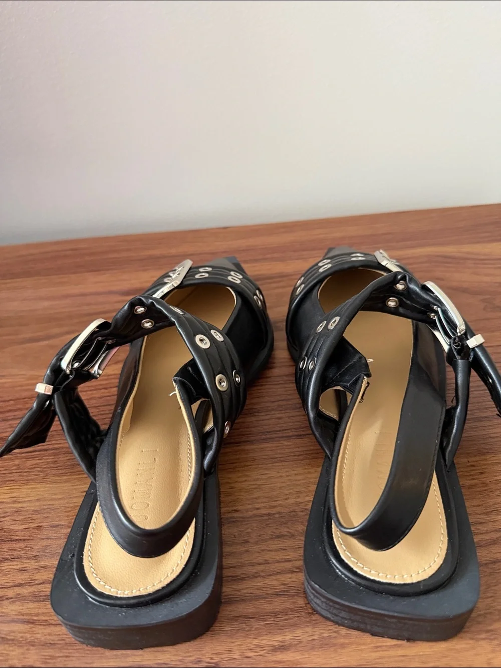 Luomanli black faux